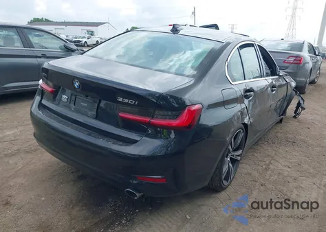 2021 BMW 330I xDrive z USA, uszkodzony, nr VIN 3MW5R7J00M8B79538